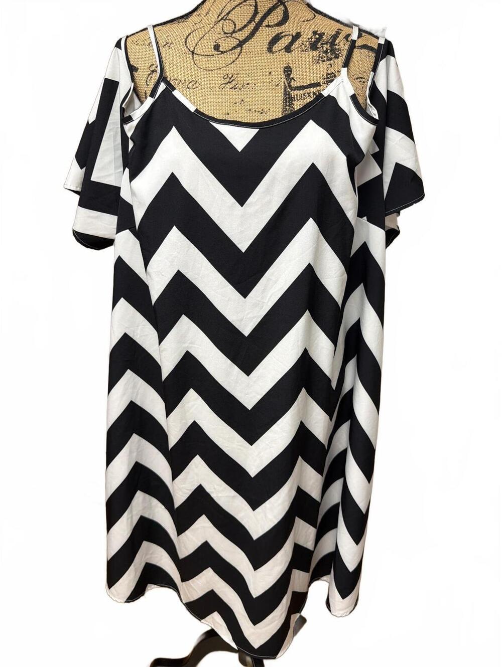 231: SHEIN Curve Chevron Cold Shoulder Dress - 5XL